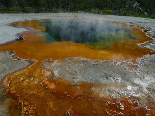 Photo of Emerald Pool in Yellowstone